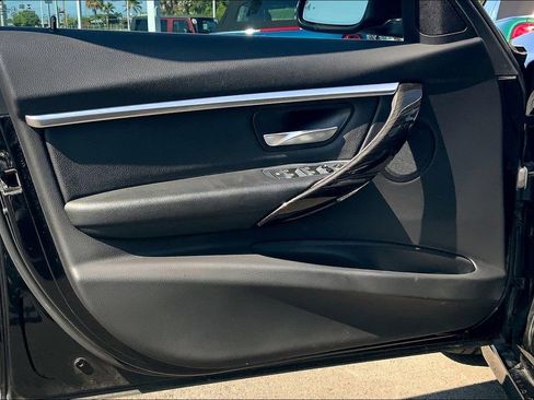 Used 2017 BMW 330i Sedan image 22