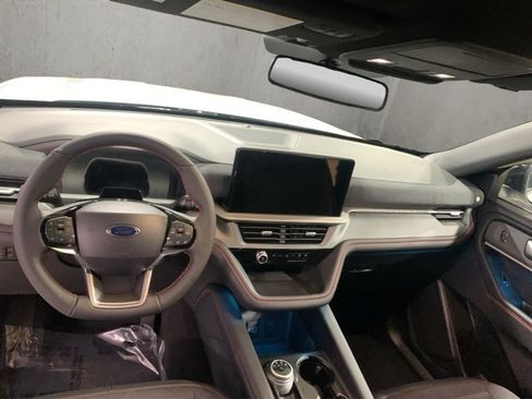 New 2026 Ford Explorer ST-Line w/ ST-Line Street Pack image 13