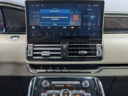 Used 2024 Lincoln Navigator L Reserve AWD/4WD image 18
