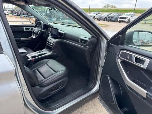 Certified 2023 Ford Explorer XLT w/ Equipment Group 202A image 15
