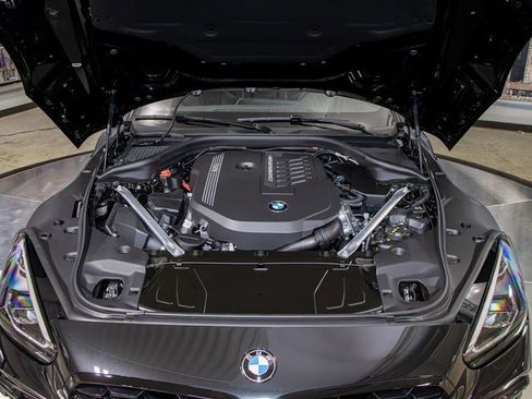 New 2026 BMW Z4 M40i w/ Shadowloine Package image 7