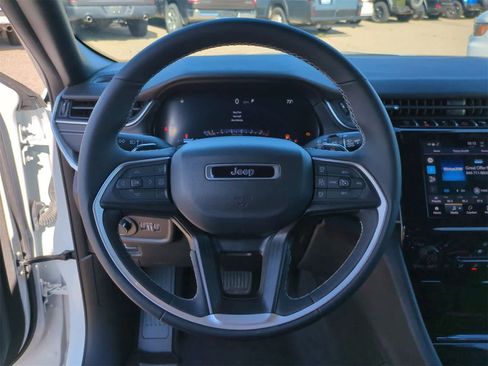 Used 2023 Jeep Grand Cherokee L Altitude image 23