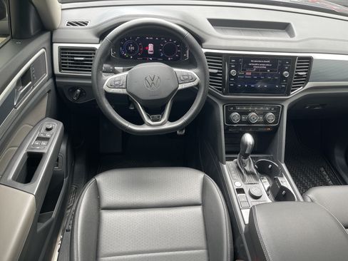 Certified 2023 Volkswagen Atlas SEL R-Line AWD/4WD image 7