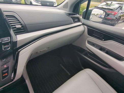 Used 2024 Honda Odyssey Touring image 17