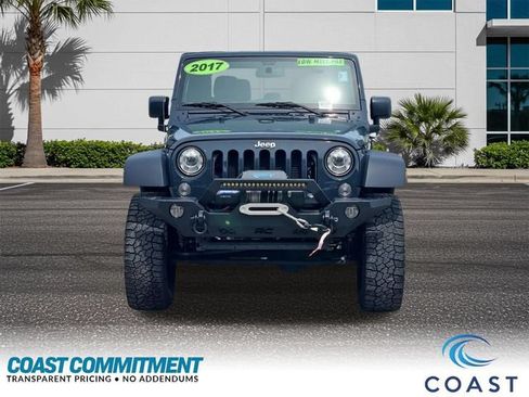 Used 2017 Jeep Wrangler Rubicon w/ Power Convenience Group AWD/4WD image 2