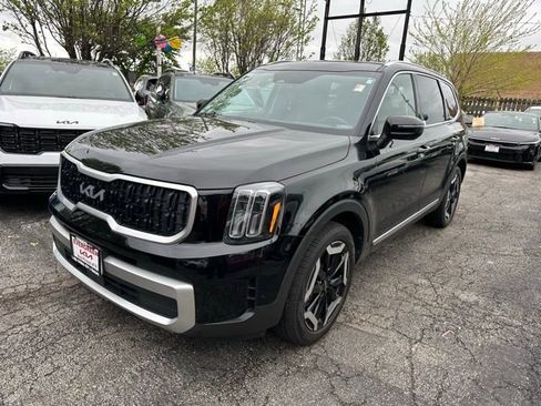 Used 2023 Kia Telluride EX w/ EX Captain's Chair Package FWD image 1