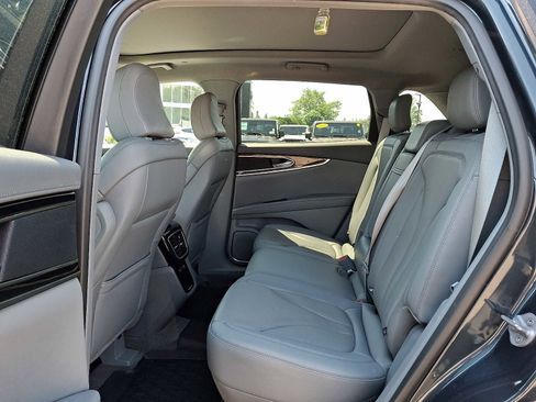 Used 2022 Lincoln Nautilus Reserve AWD/4WD image 10