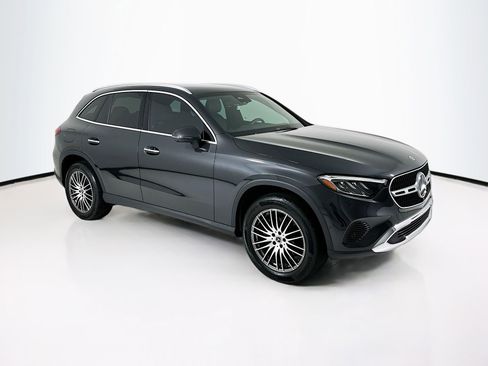 Used 2026 Mercedes-Benz GLC 300 image 1