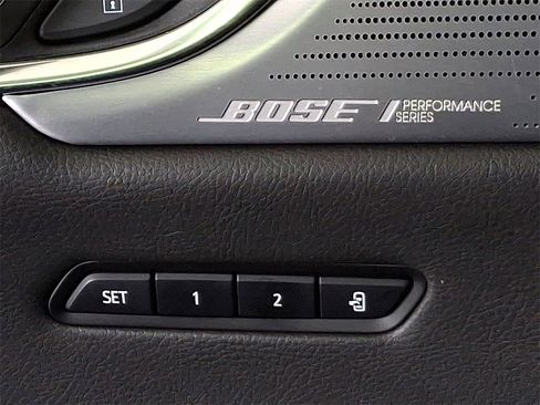 Used 2023 Cadillac XT6 Premium Luxury image 28