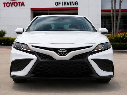 Used 2024 Toyota Camry SE FWD image 6