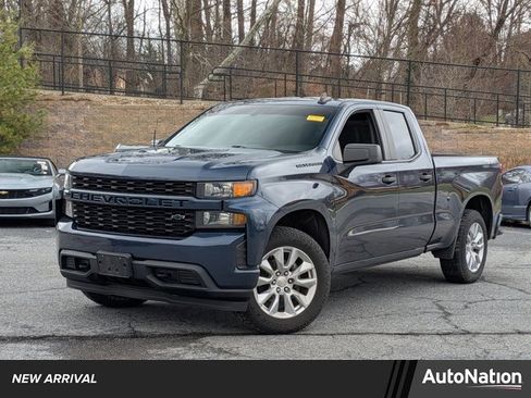 Used 2020 Chevrolet Silverado 1500 Custom w/ Custom Value Package image 1
