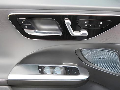 Used 2025 Mercedes-Benz C 300 C 300 image 21