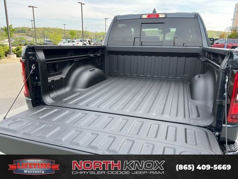 New 2026 RAM 1500 Laramie AWD/4WD image 18