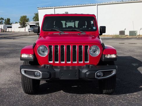 Used 2023 Jeep Gladiator Overland AWD/4WD image 9