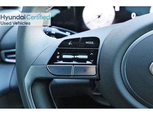 Certified 2025 Hyundai Elantra SEL image 18