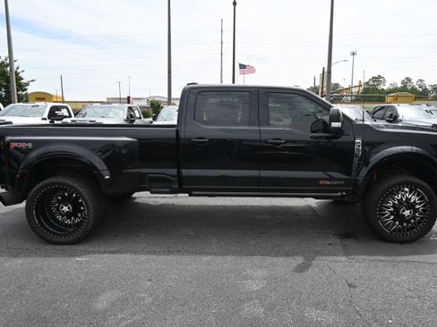 Used 2023 Ford F450 Lariat w/ Lariat Ultimate Package AWD/4WD image 13
