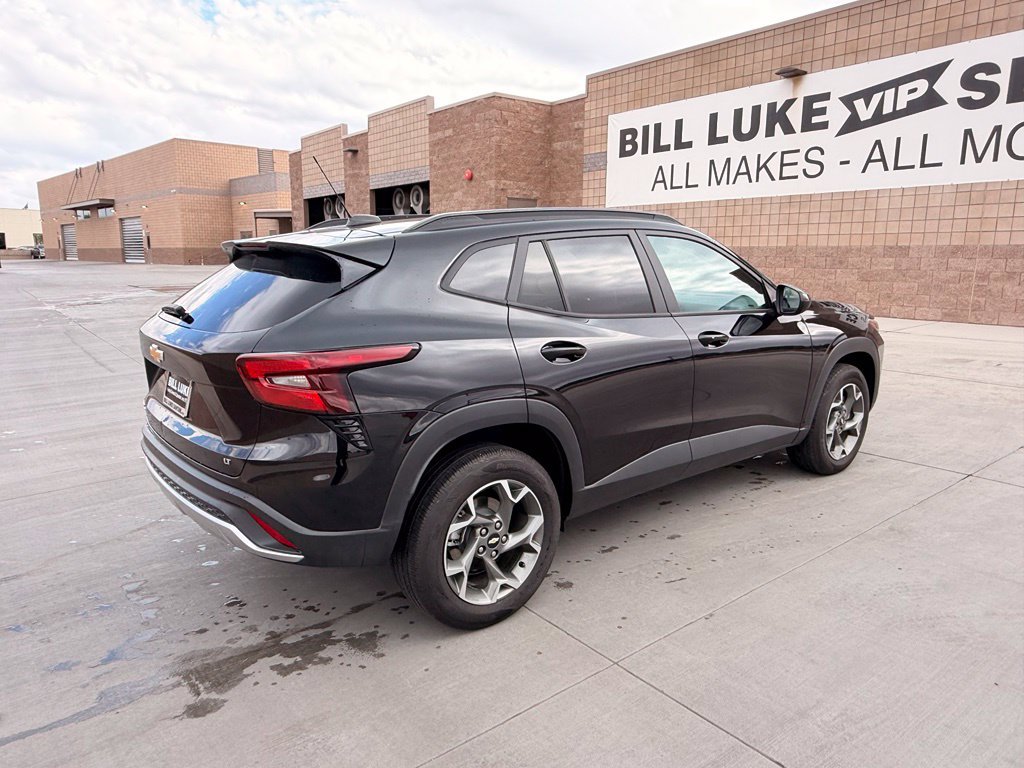 Used 2025 Chevrolet Trax LT w/ LT Convenience Package FWD image 7