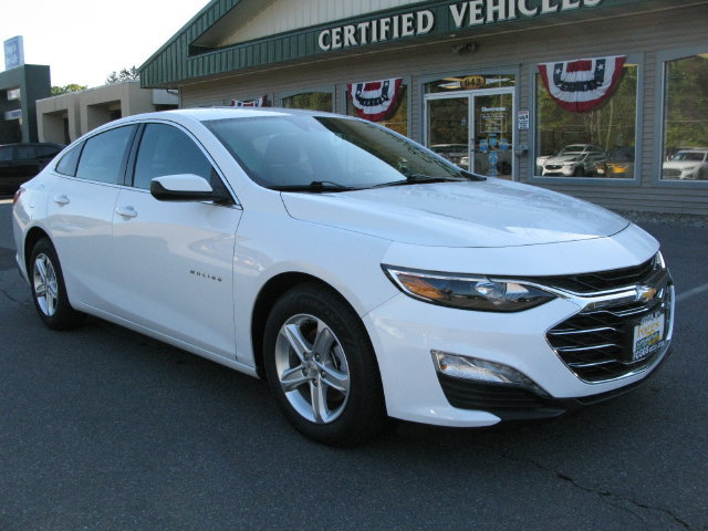 Used 2024 Chevrolet Malibu LT FWD image 2