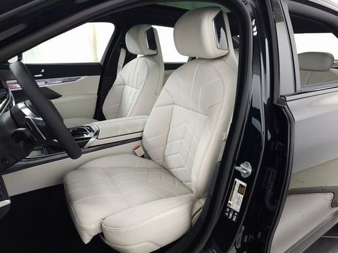 New 2026 BMW 740i xDrive image 13