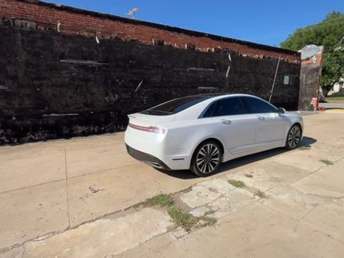Used 2017 Lincoln MKZ Reserve FWD image 8