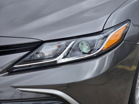 Used 2023 Toyota Camry LE image 6