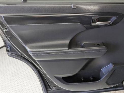 Used 2021 Toyota Highlander XSE image 13