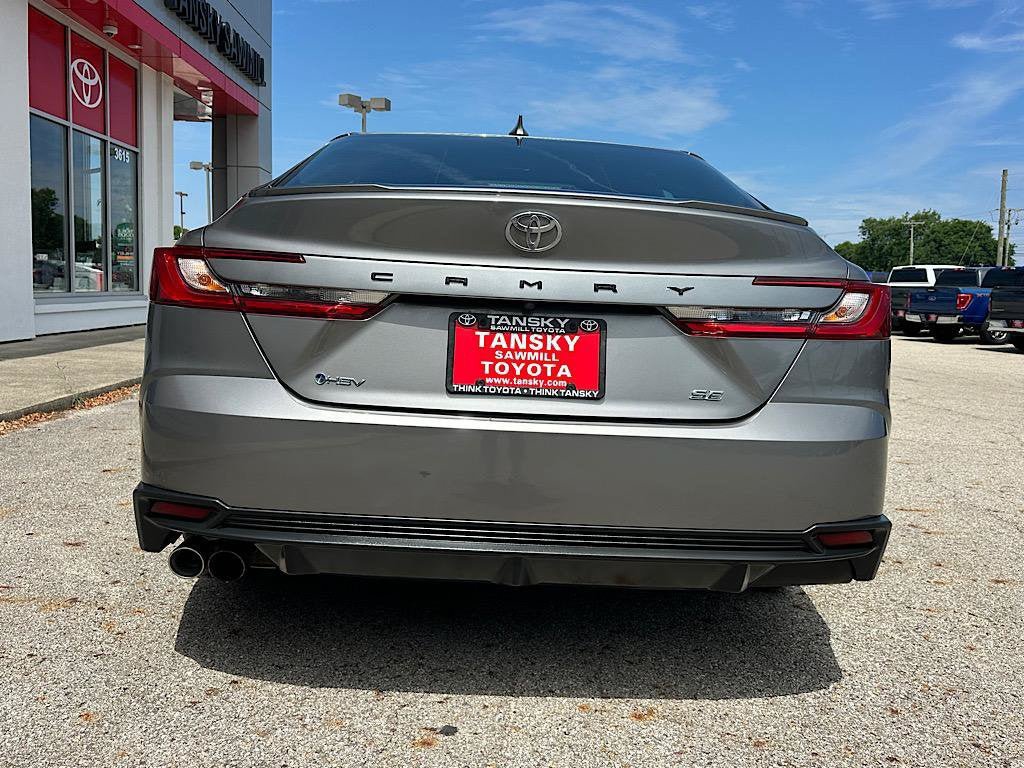 Used 2025 Toyota Camry SE FWD image 4