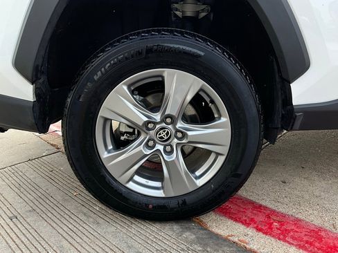 Used 2025 Toyota RAV4 XLE image 9