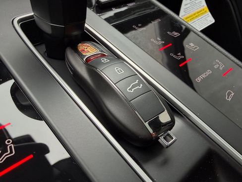 New 2026 Porsche Macan GTS image 40