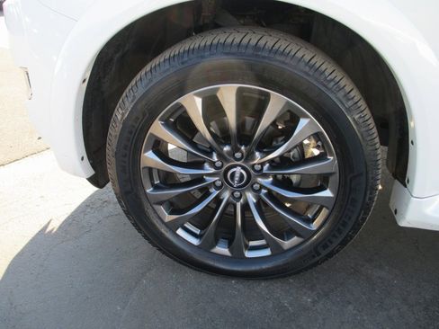 Used 2022 Nissan Armada Platinum w/ Captain's Chairs Package image 12