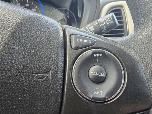 Used 2019 Honda HR-V LX image 30