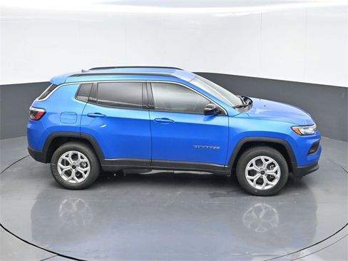New 2025 Jeep Compass Latitude image 37