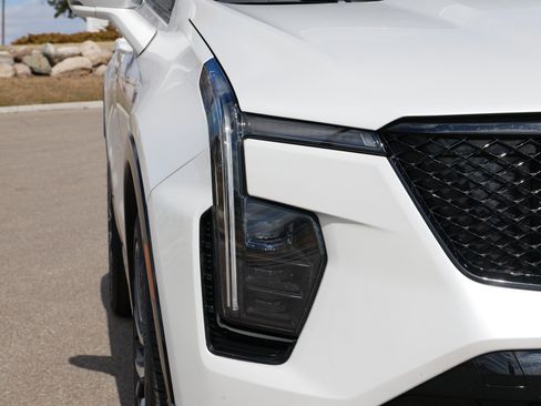 Used 2024 Cadillac XT4 Sport image 16