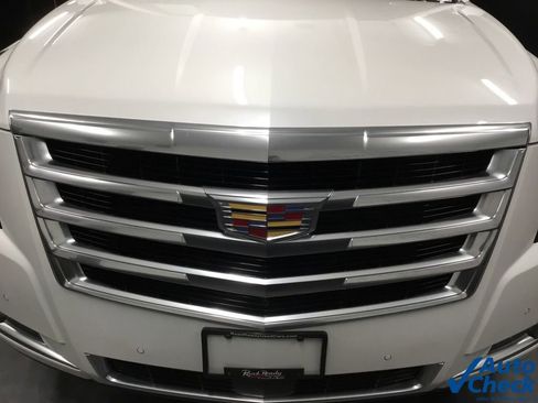 Used 2017 Cadillac Escalade Premium Luxury image 17