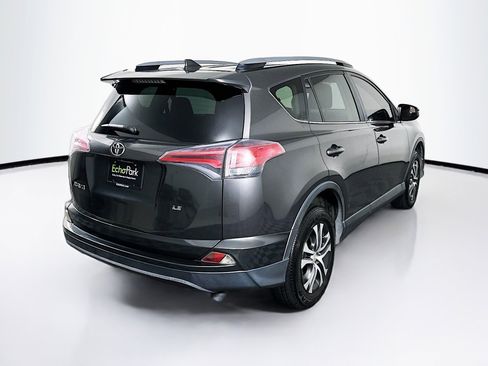 Used 2018 Toyota RAV4 LE image 9