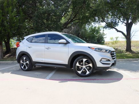 Used 2016 Hyundai Tucson Sport FWD image 1