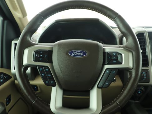 Used 2019 Ford F150 Lariat w/ Equipment Group 502A Luxury AWD/4WD image 16