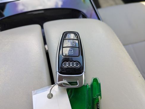 Used 2022 Audi A8 L 3.0T AWD/4WD image 32