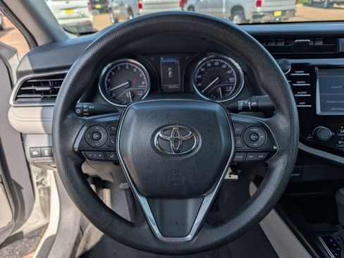 Used 2020 Toyota Camry LE FWD image 14