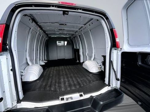 Used 2023 GMC Savana 2500 Extended RWD image 20
