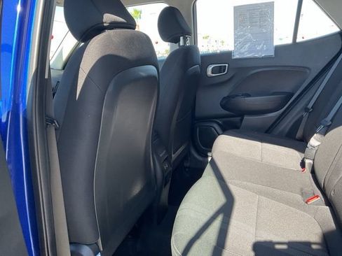 Used 2025 Hyundai Venue SEL FWD image 19