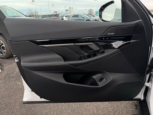 New 2026 BMW 530i xDrive w/ Premium Package image 12