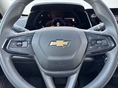 Used 2025 Chevrolet Trax LT image 27