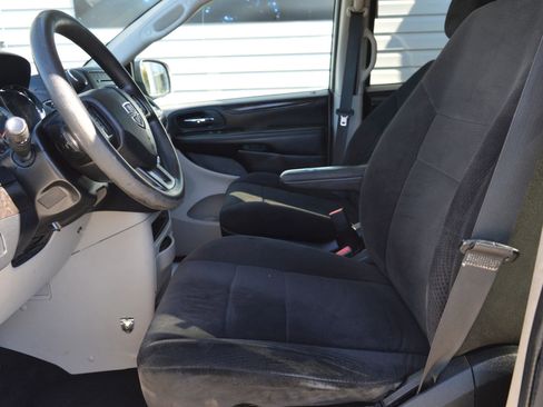 Used 2013 Dodge Grand Caravan SE image 12