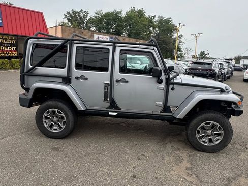 Used 2014 Jeep Wrangler Unlimited Rubicon w/ Connectivity Group image 4