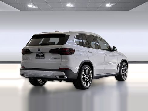 Used 2026 BMW X5 xDrive50e w/ Premium Package AWD/4WD image 9