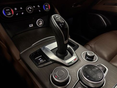 Used 2020 Alfa Romeo Stelvio Ti w/ Active Blind Spot Package image 21