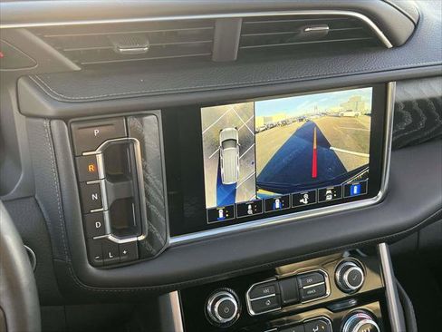 Used 2024 GMC Yukon XL Denali image 30