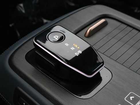 Used 2024 Nissan Ariya AWD image 21