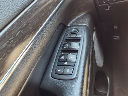 Used 2018 Jeep Grand Cherokee Limited w/ Trailer Tow Group IV RWD image 10
